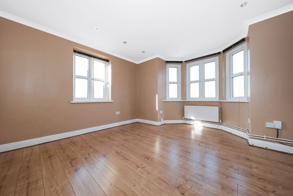 Property photo 3 of 16 Photo 7