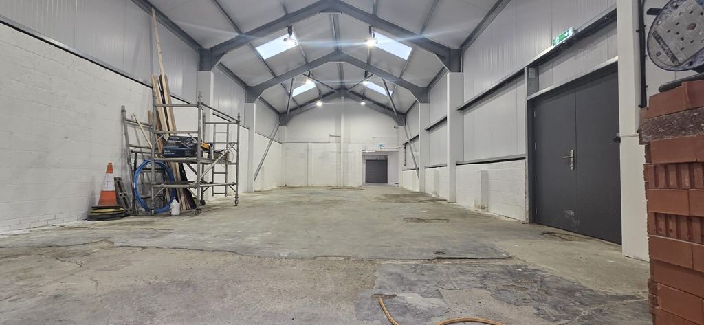 Property photo 2 of 14