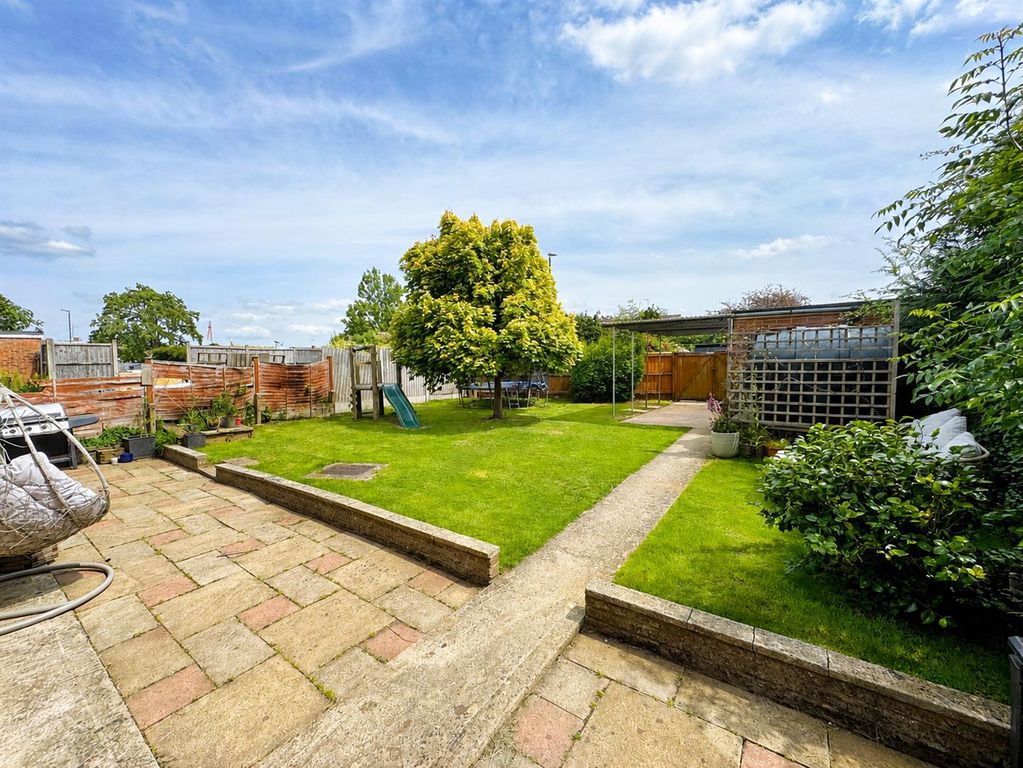Property photo 2 of 18