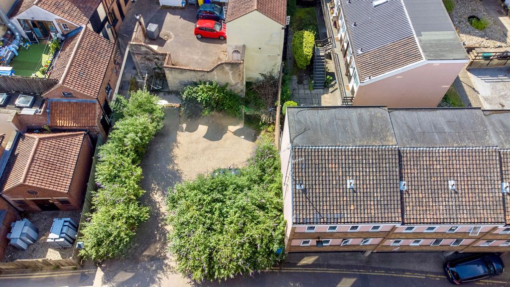 Property photo 1 of 6