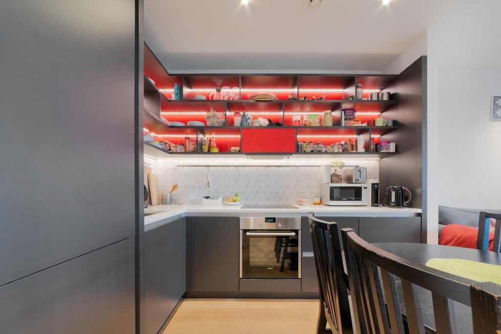 Property photo 3 of 6