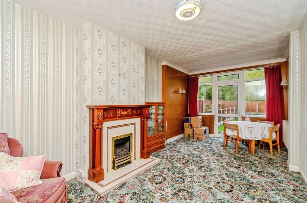 Property photo 3 of 15 Living / Dining Room