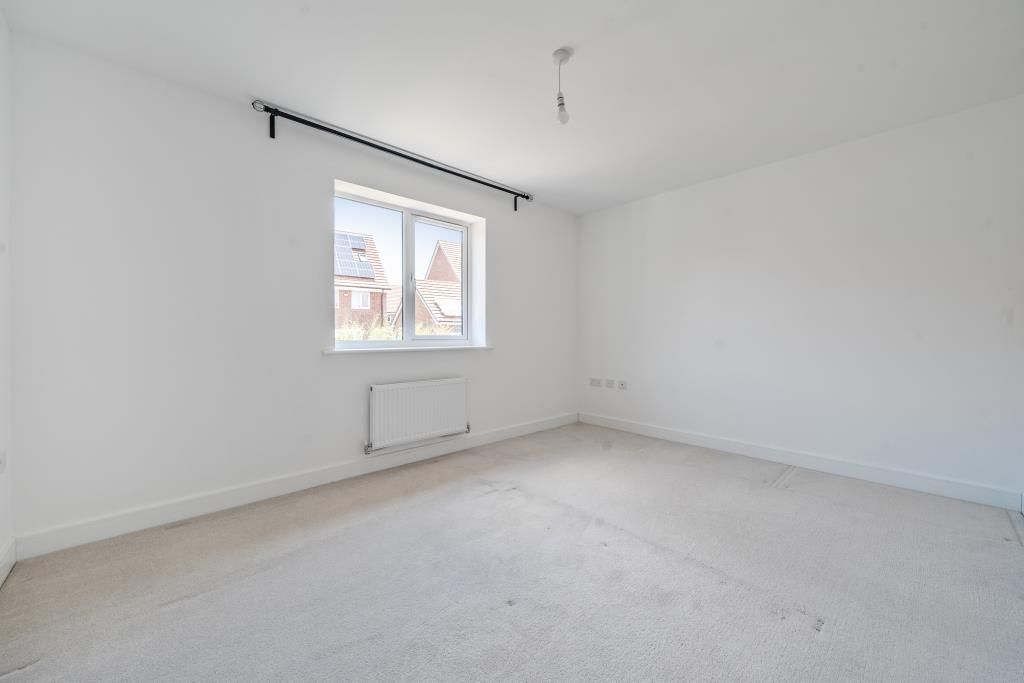 Property photo 2 of 10 Bedroom