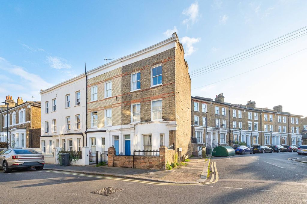 Property photo 3 of 17