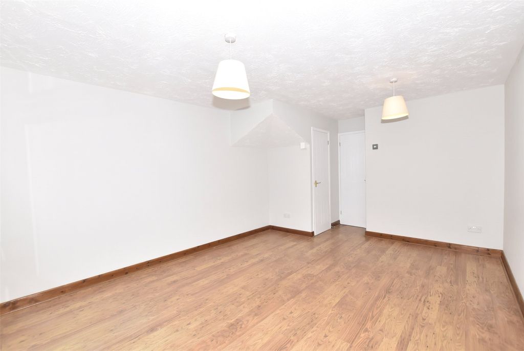 Property photo 2 of 11 Living Room