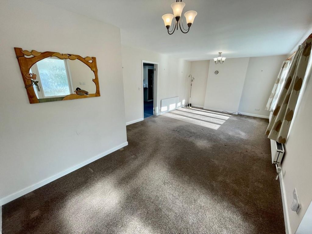 Property photo 3 of 17 The High Leys7.Jpg
