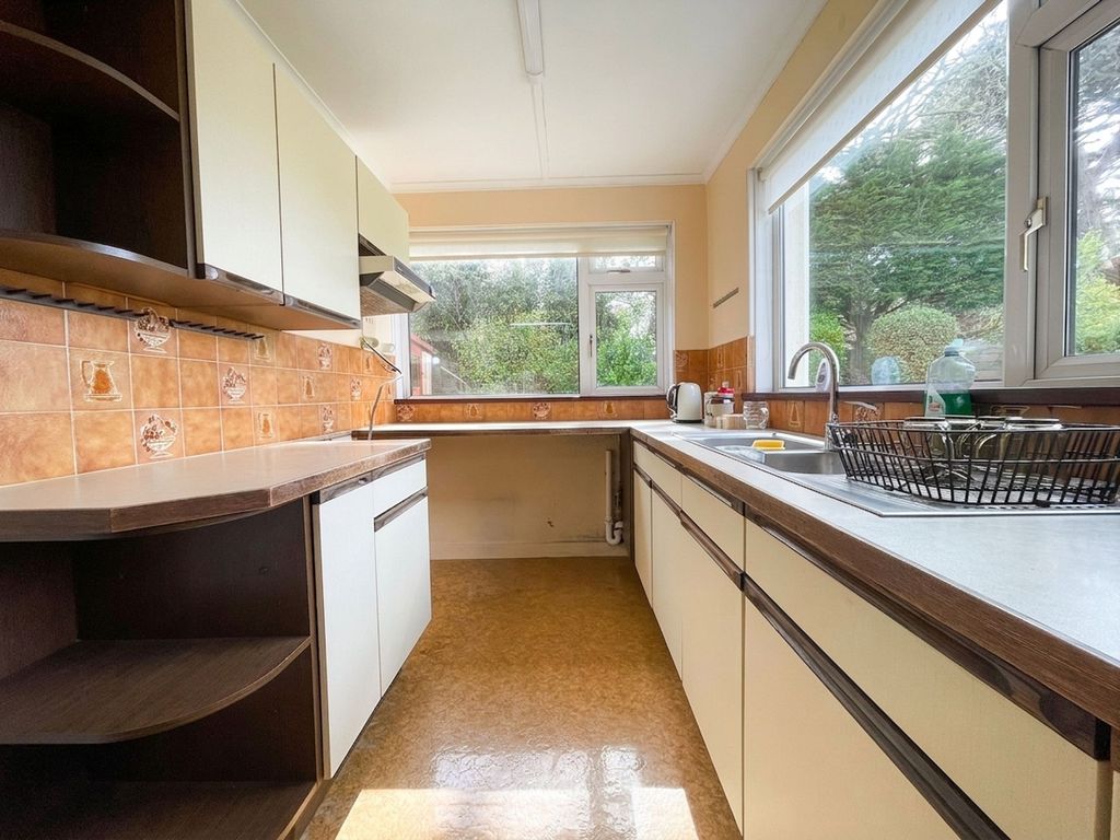 Property photo 2 of 21