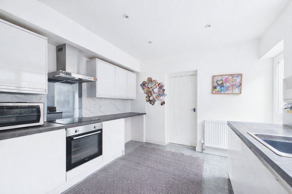 Property photo 2 of 8 Picture No. 04