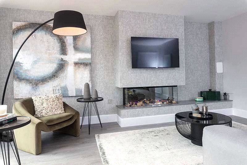 Property photo 3 of 12 Lounge