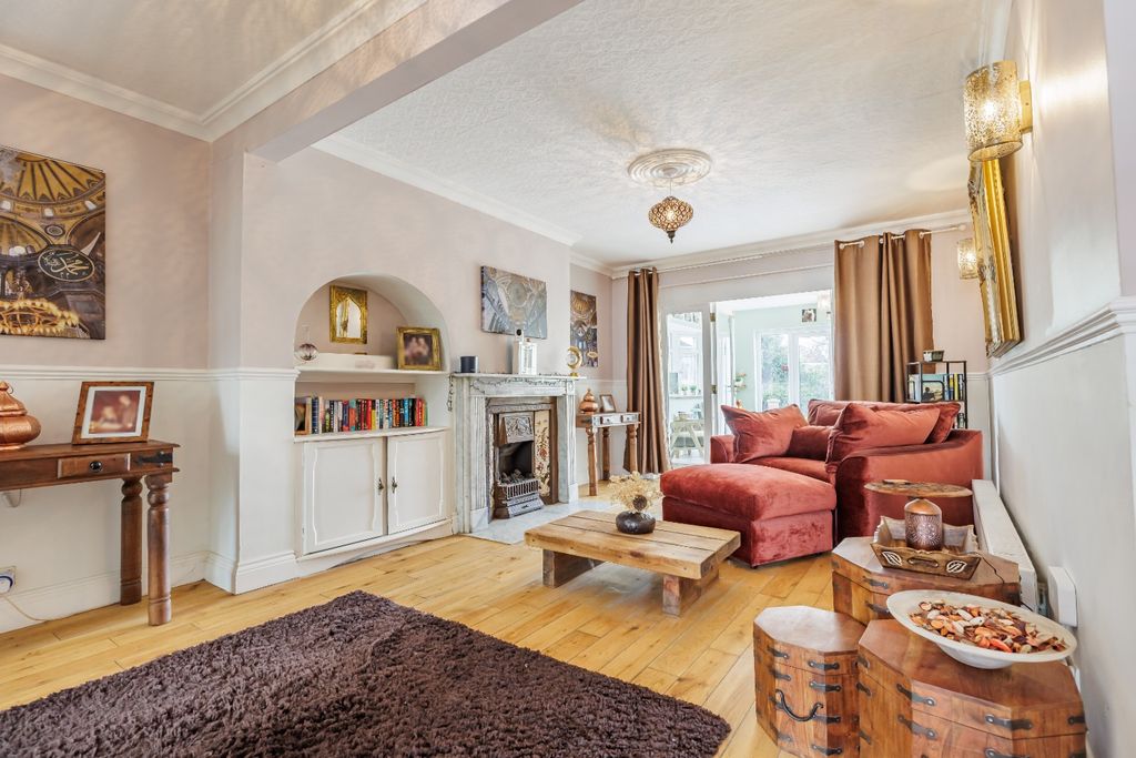 Property photo 2 of 29 4970652