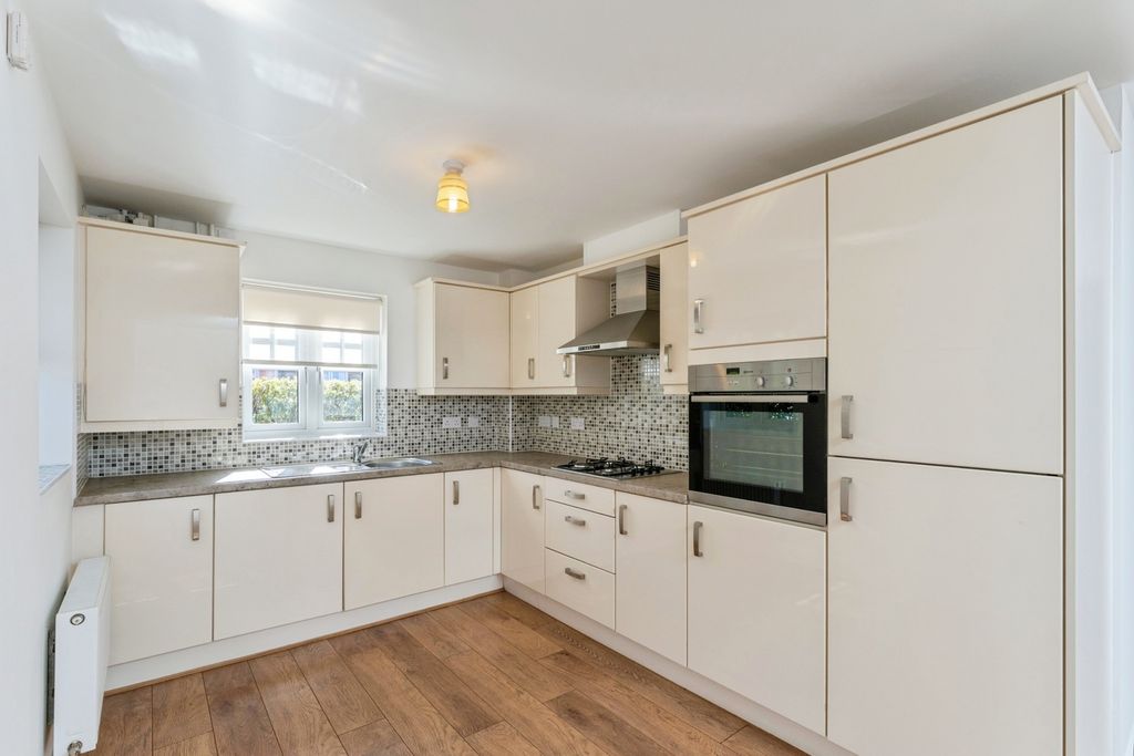 Additional image 6 of 2 bed flat for saleUpton Grange, Chester, Cheshire CH2