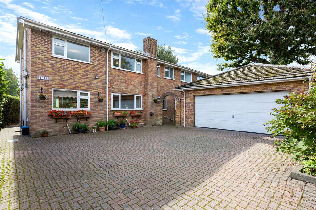 Property photo 2 of 17 Picture No. 14