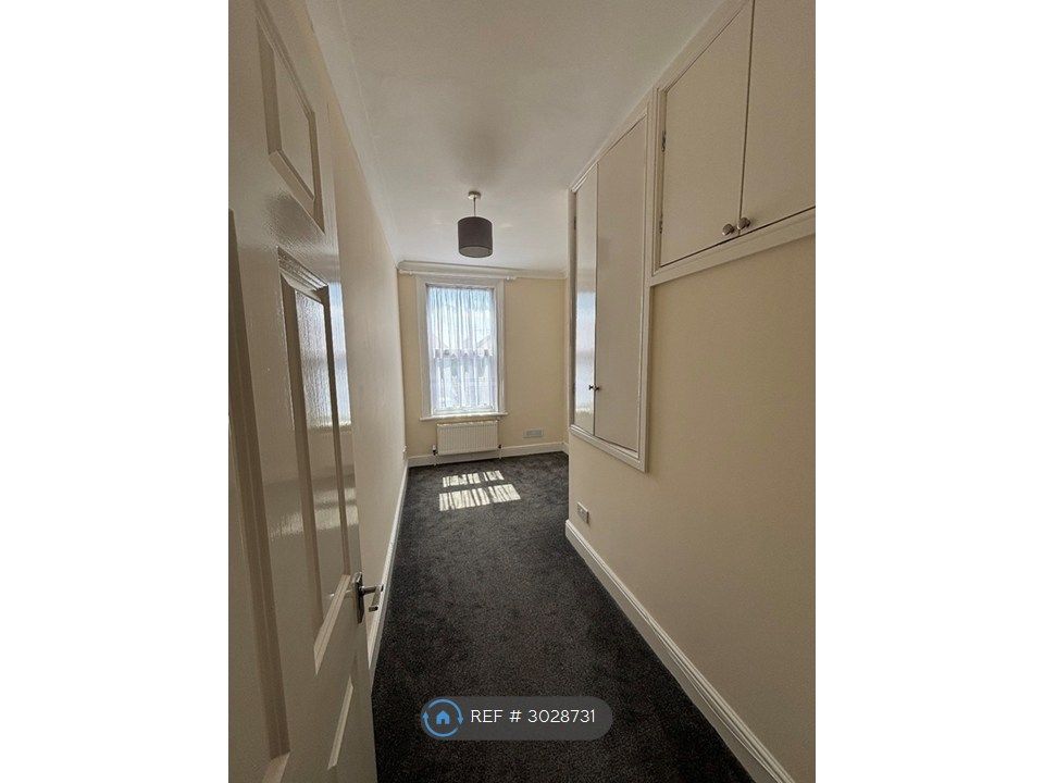Property photo 2 of 8 Bedroom 2