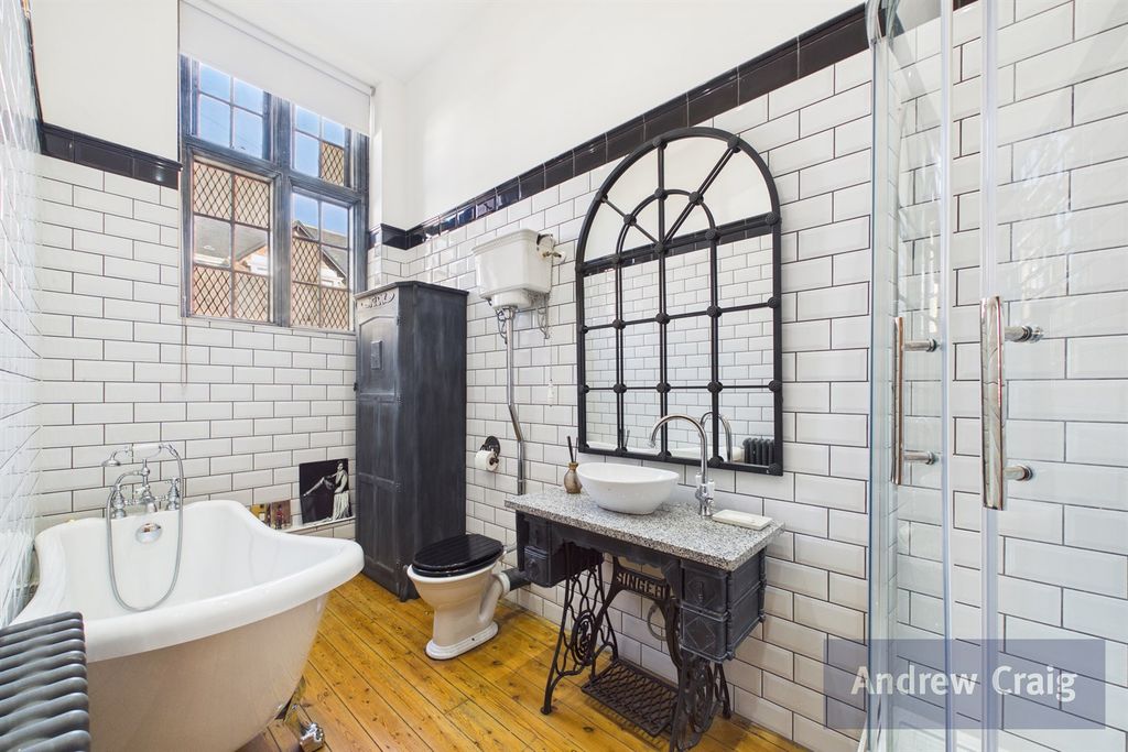 Property photo 3 of 14 Bathroom