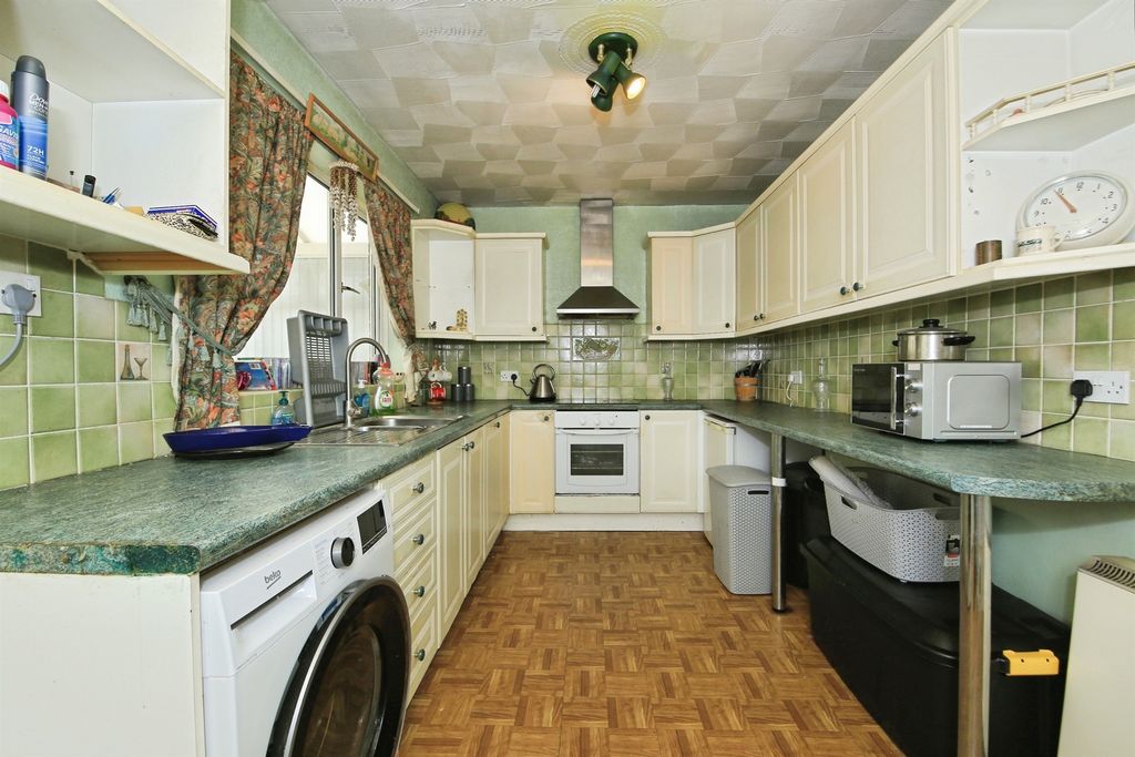 Property photo 2 of 21