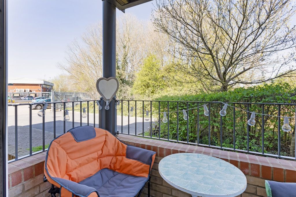 Property photo 2 of 12 4327081