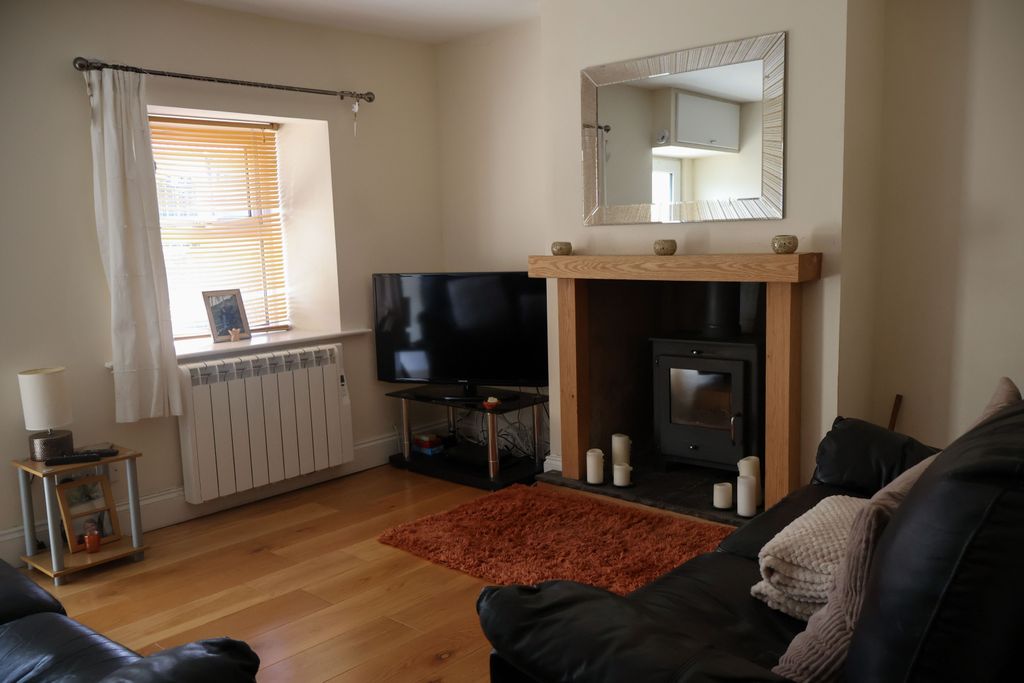 Property photo 3 of 18