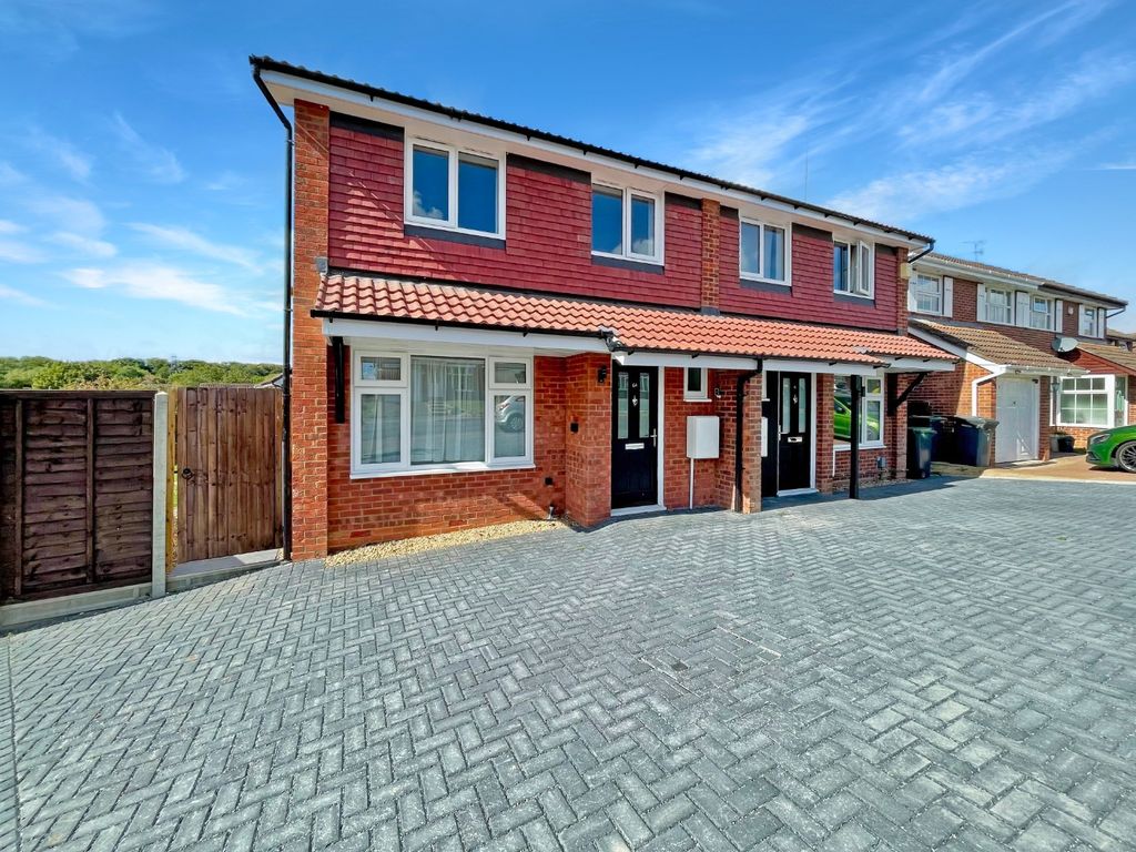 Property photo 1 of 13 4511940
