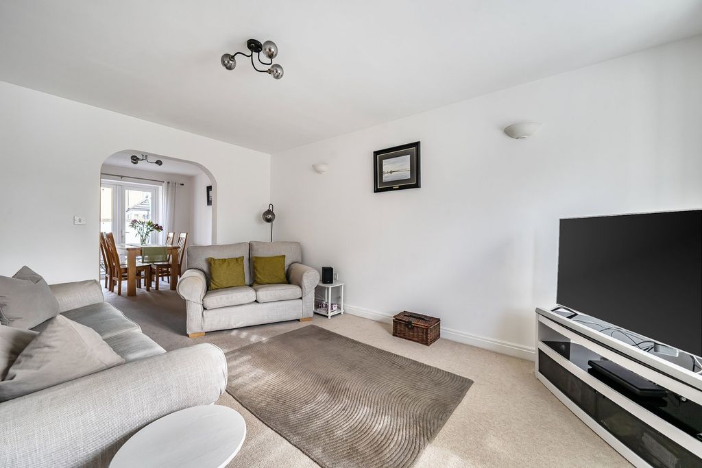 Property photo 2 of 22