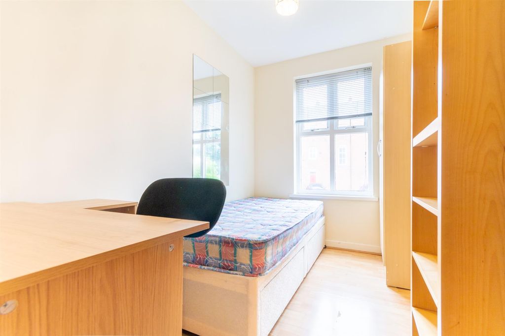 Property photo 3 of 6 Img_9770-Hdr.Jpg