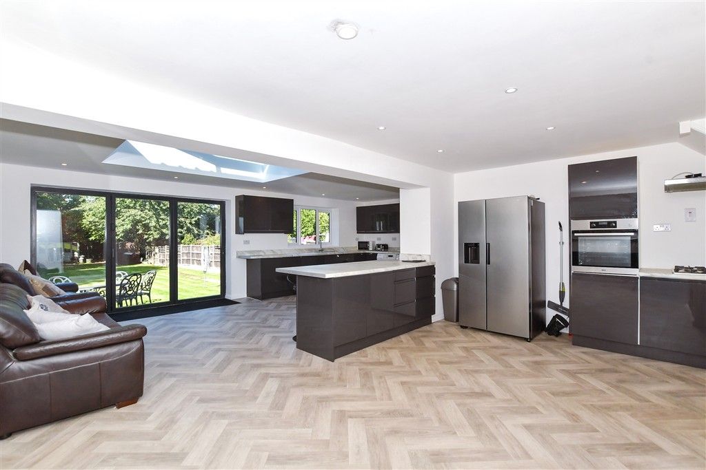 Property photo 3 of 11 Kitchen/Dining Area