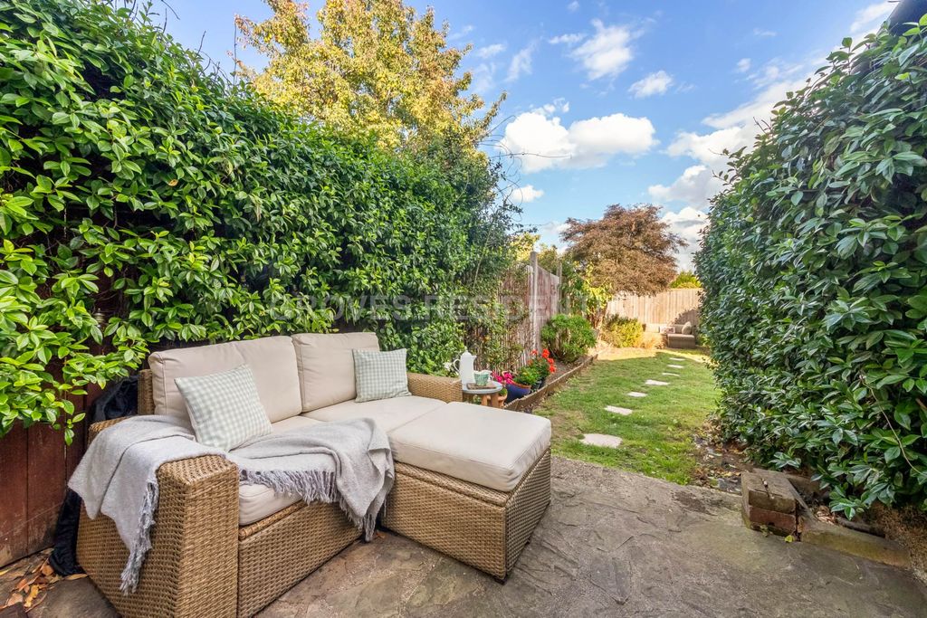 Property photo 3 of 16