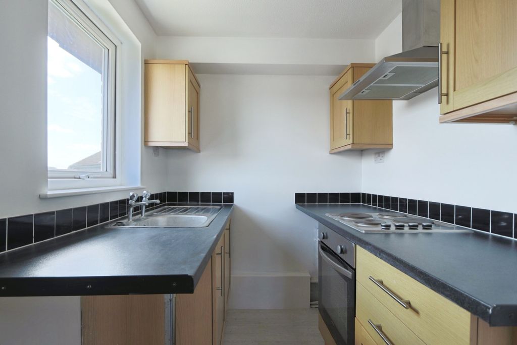 Property photo 3 of 6 4340115