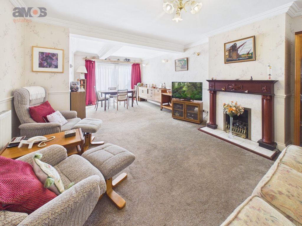 Property photo 2 of 28 5180163