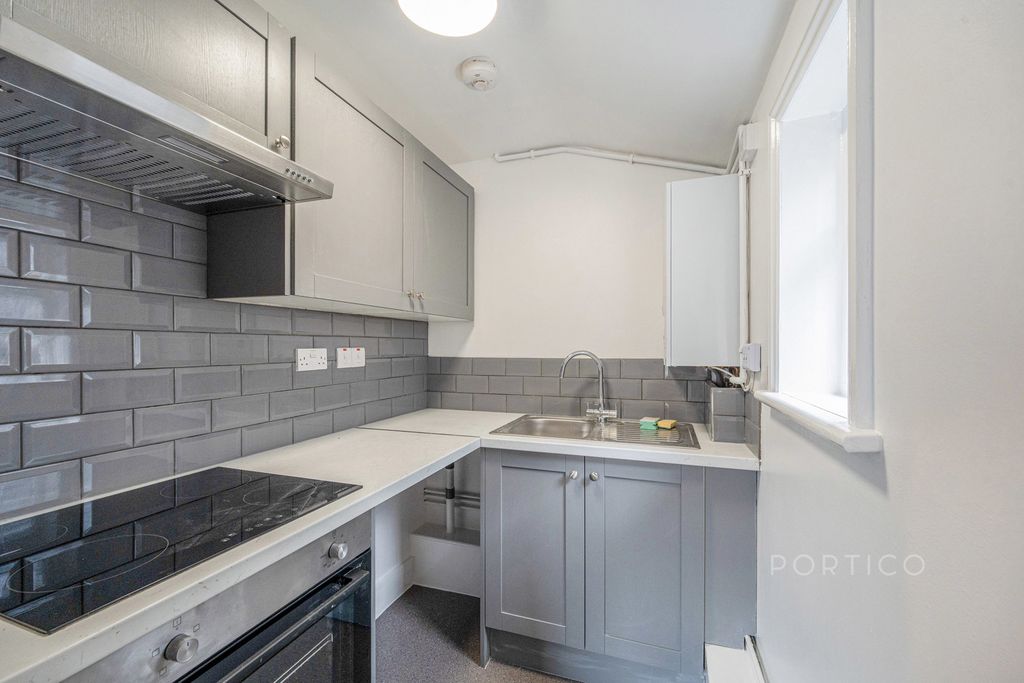 Property photo 1 of 11 Kitchen