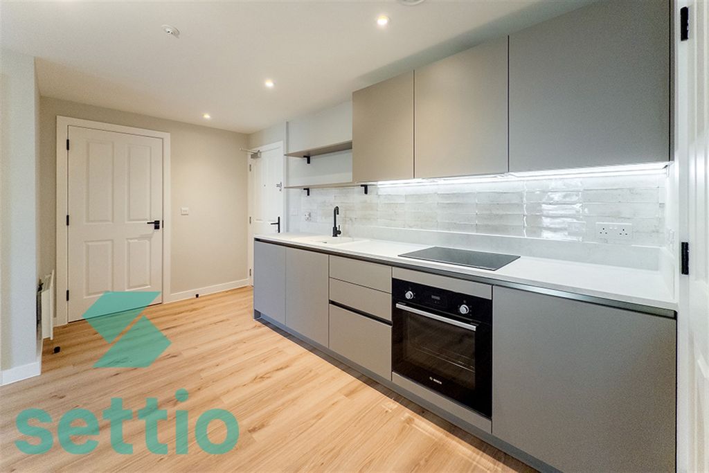 Property photo 1 of 13 (Main)