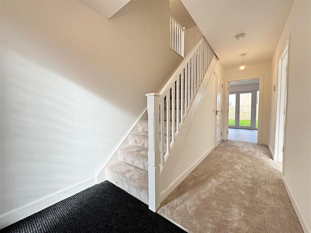 Property photo 3 of 22 Hall