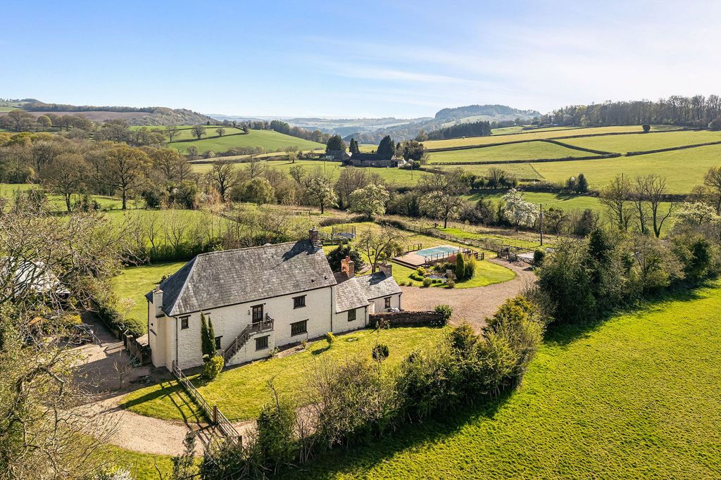 Property photo 3 of 35