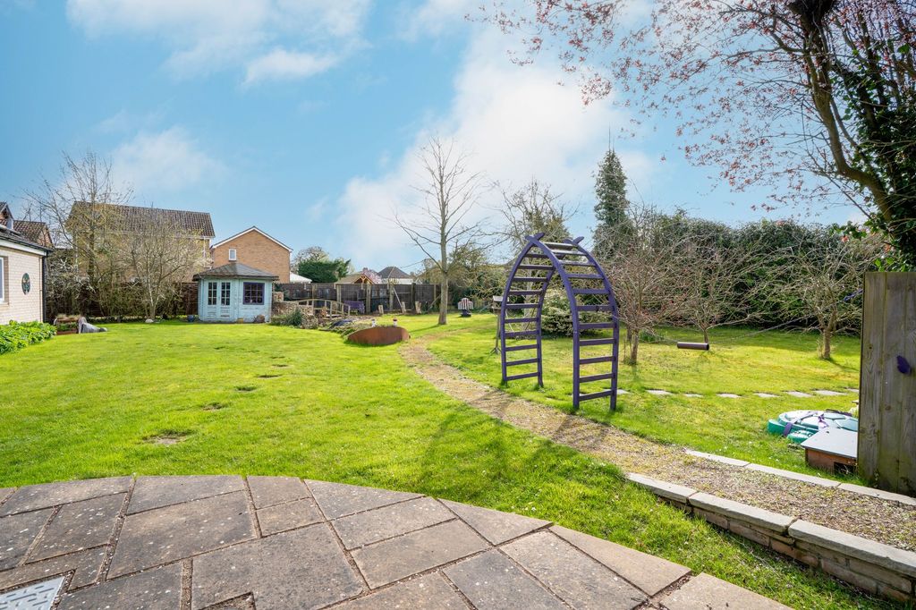 Property photo 2 of 24