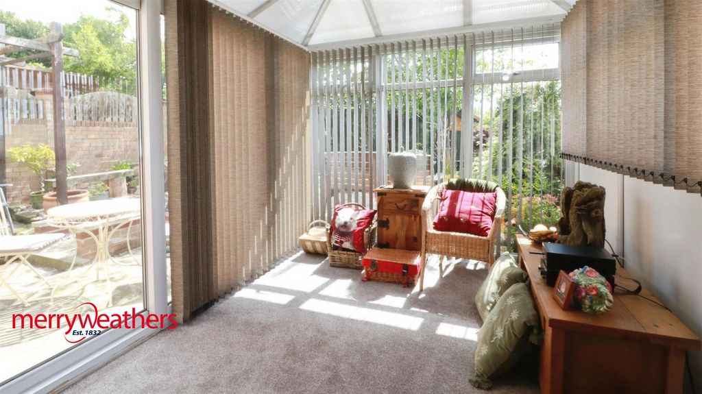 Property photo 3 of 15 Conservatory