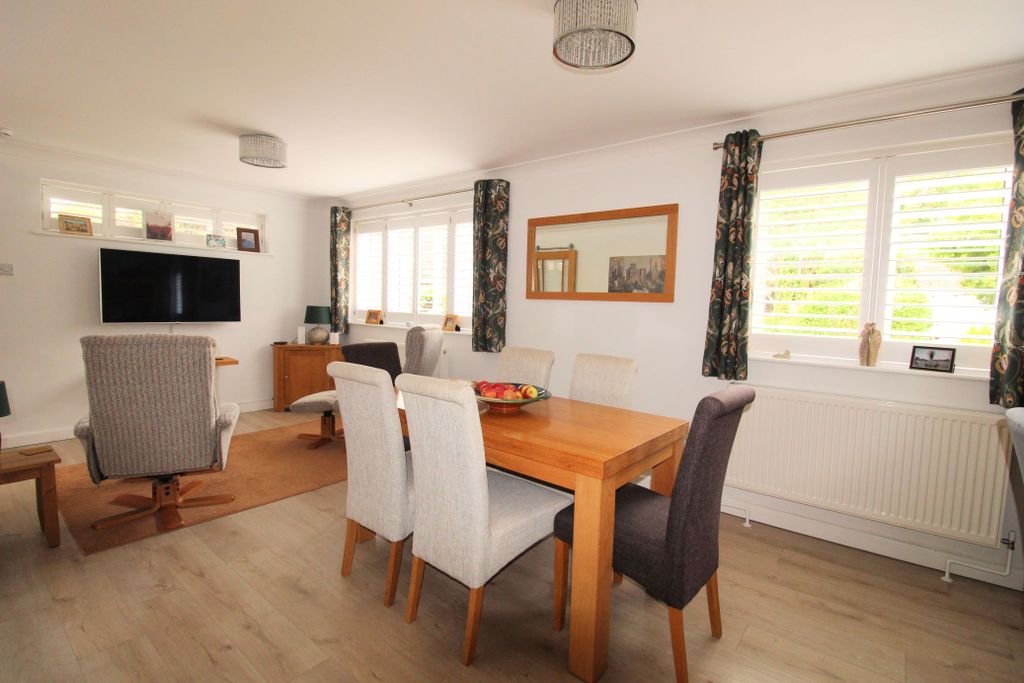 Property photo 3 of 20 Img_3463