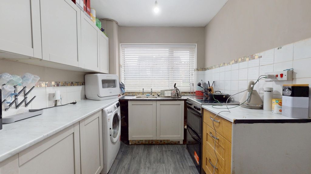 Property photo 2 of 12 4754102