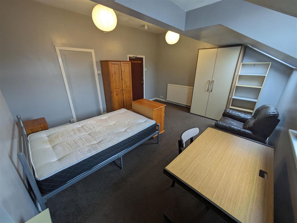Property photo 2 of 10 Bedroom 7