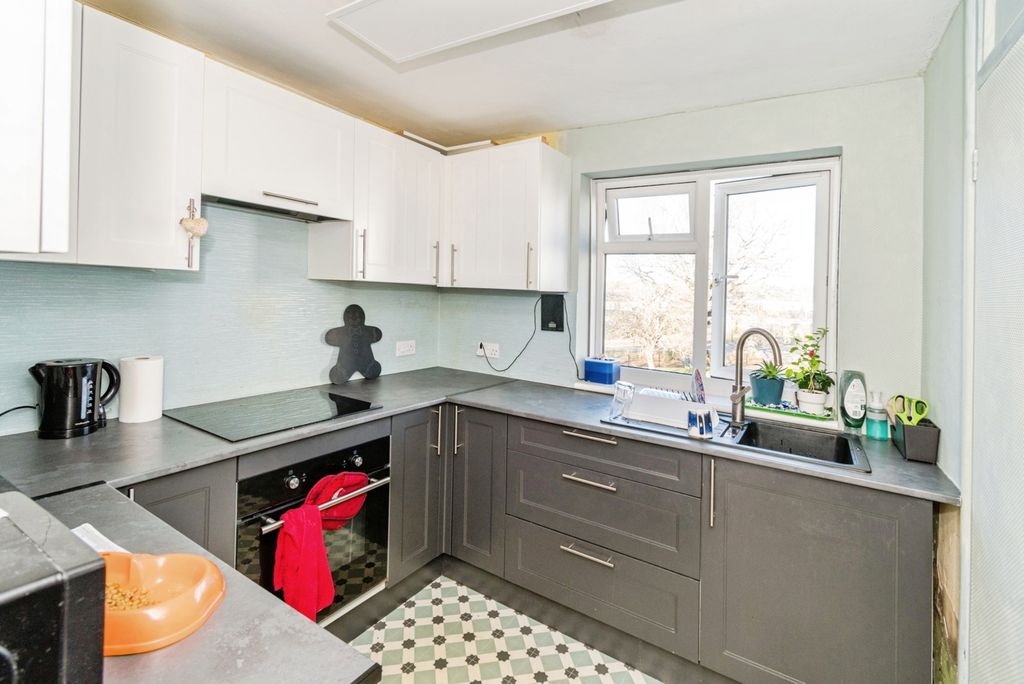 Property photo 2 of 15 Pbox-Img.Jpg