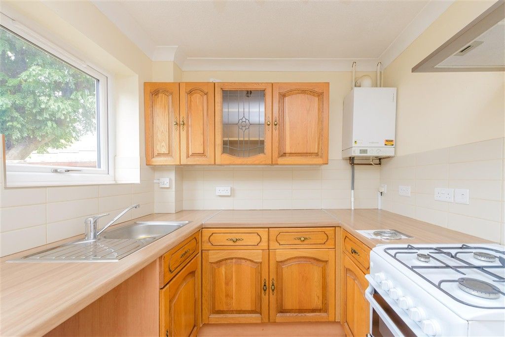 Property photo 3 of 9 Kitchen