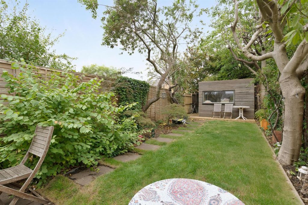 Property photo 3 of 17 Pbck4850.Jpg