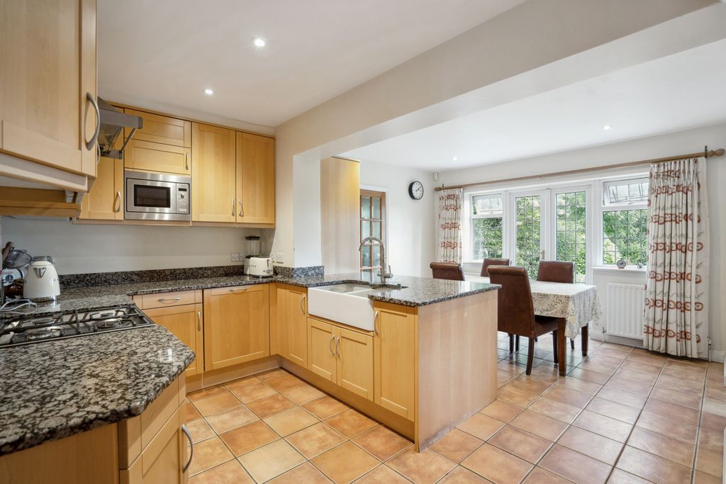 Property photo 3 of 19 2