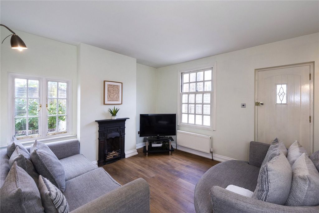 Property photo 2 of 16 Picture No. 13