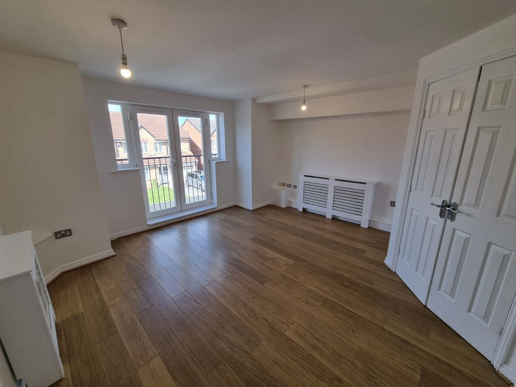 Property photo 2 of 28