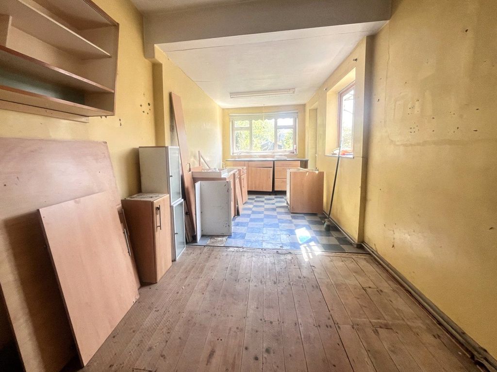 Property photo 3 of 11 Picture No. 27