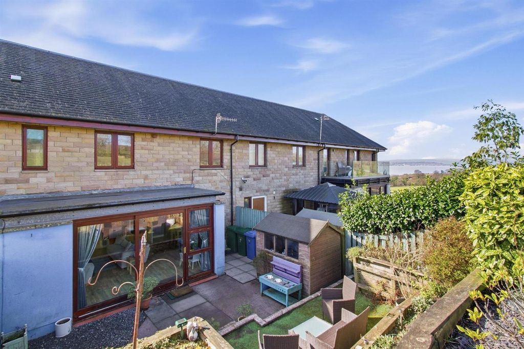 Property photo 3 of 32