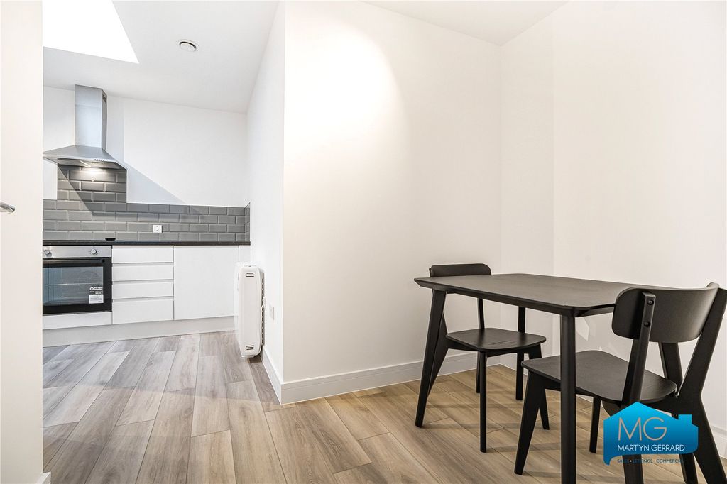 Property photo 3 of 11 Picture No. 24