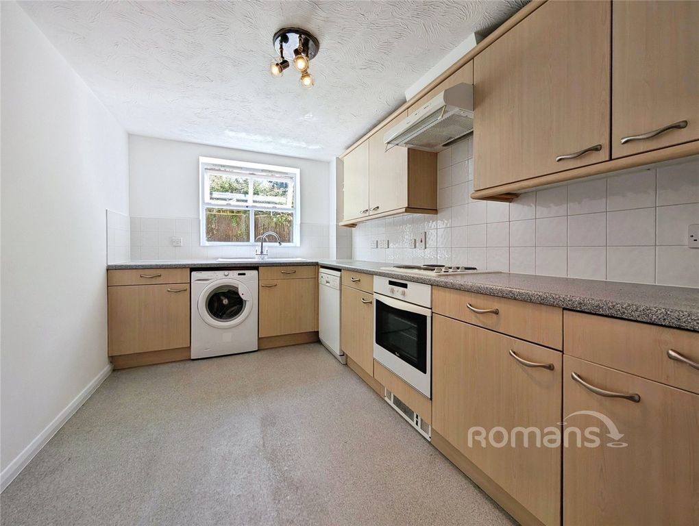 Property photo 3 of 8 Picture No. 10