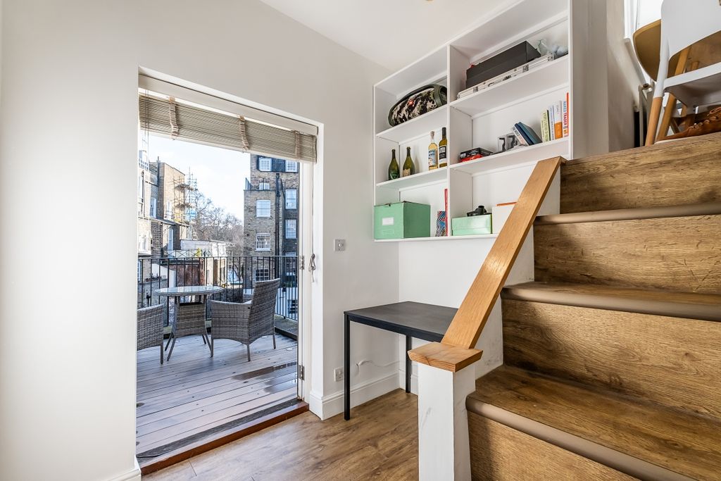 Property photo 3 of 20 Moreton-Street-07