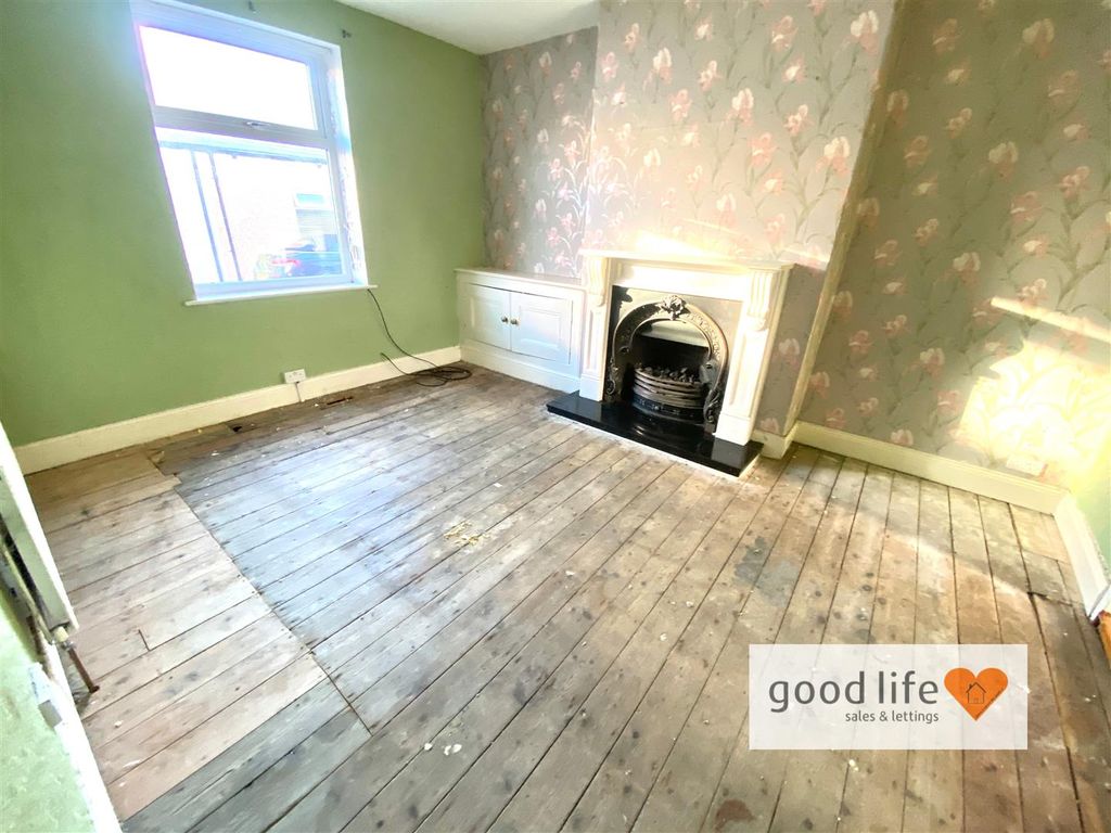 Property photo 3 of 18 20250903_172345468_Ios49Thomasstreet.Jpg