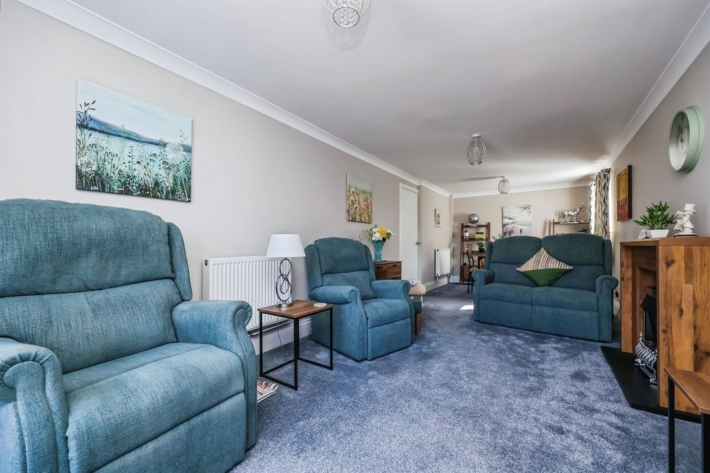 Property photo 3 of 17
